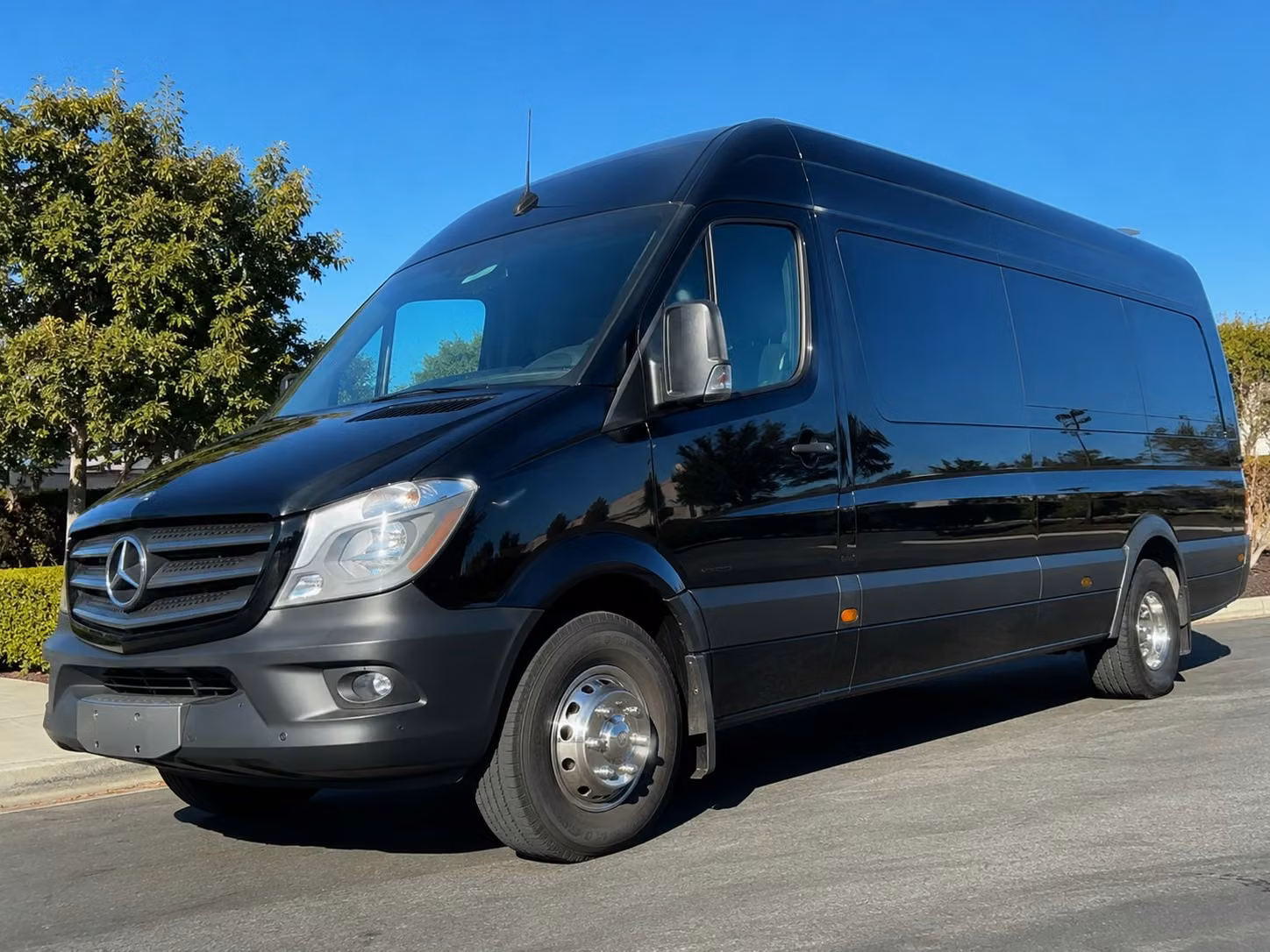 roanoke bus rentals for school field trips